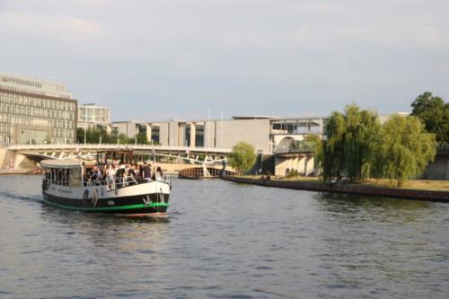 Partyschiff MS Vera in der Berliner Innenstadt
