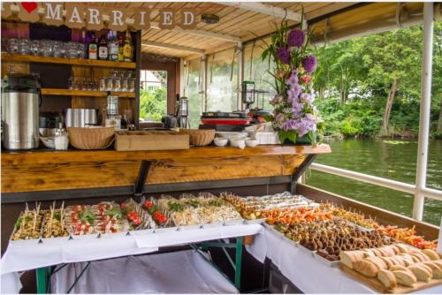 Catering auf dem Schiff 