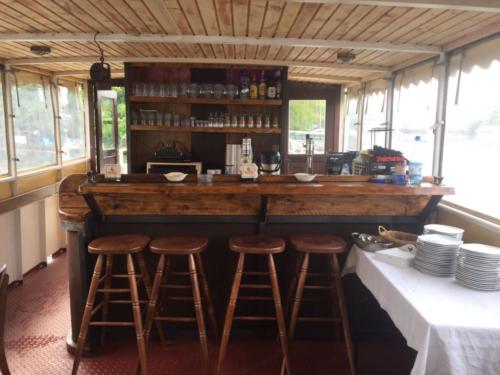 Bar MS Vera
