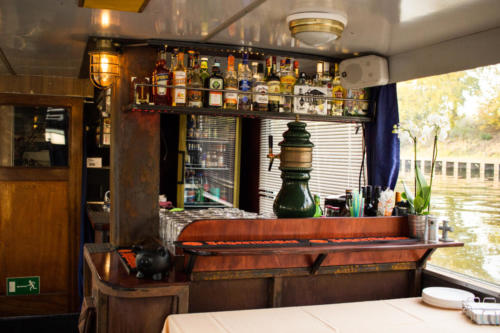 Die Bordbar auf der MS Saga 