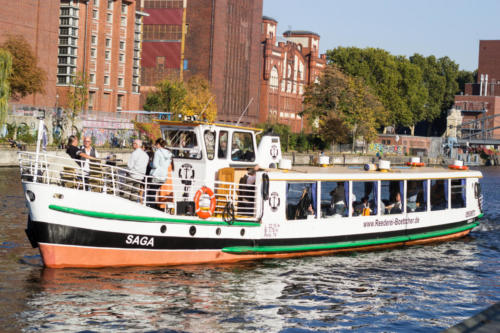 MS Saga auf der Spree
